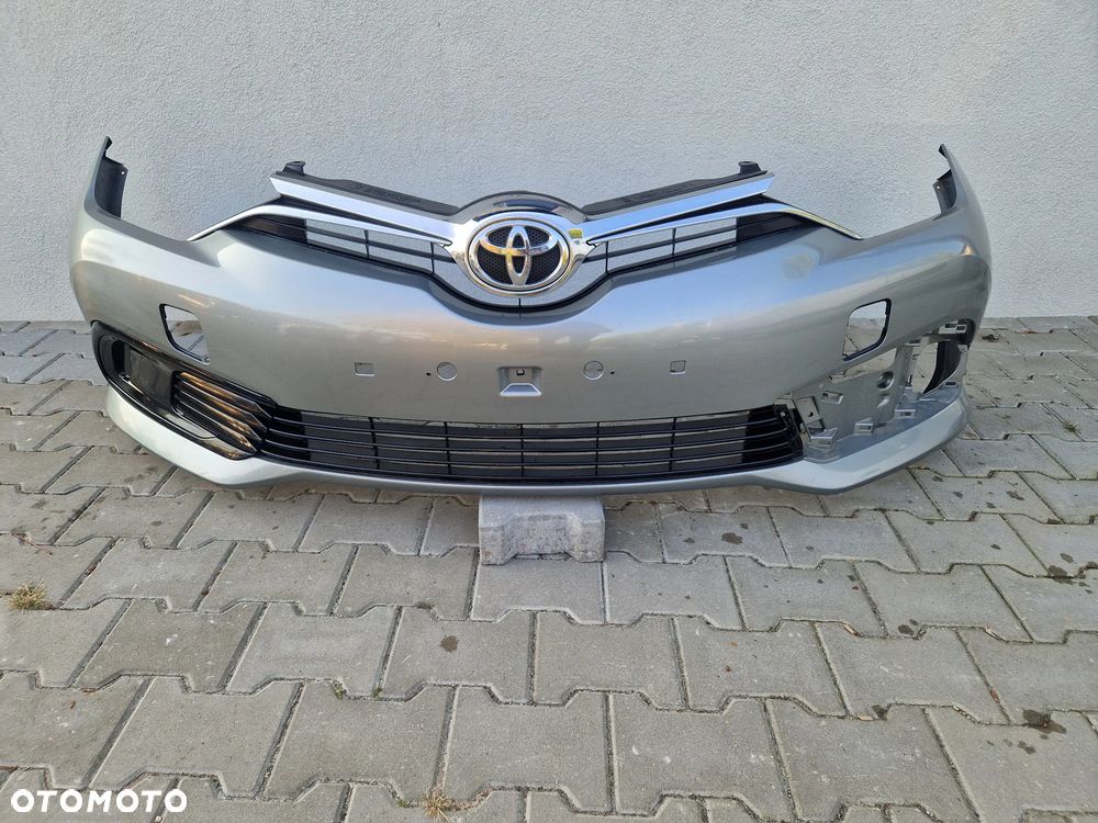 Zderzak Toyota Auris II lift 2015 - bez dziur