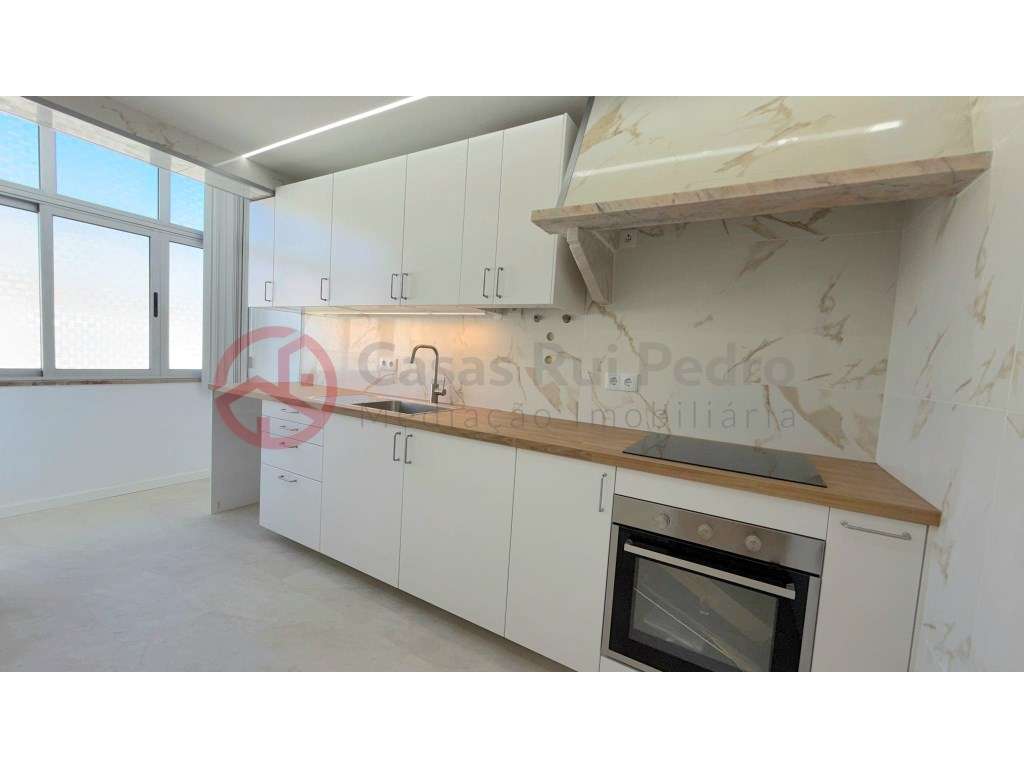 Apartamento T2 remodelado em Foros de Amora - Grande imagem: 4/32