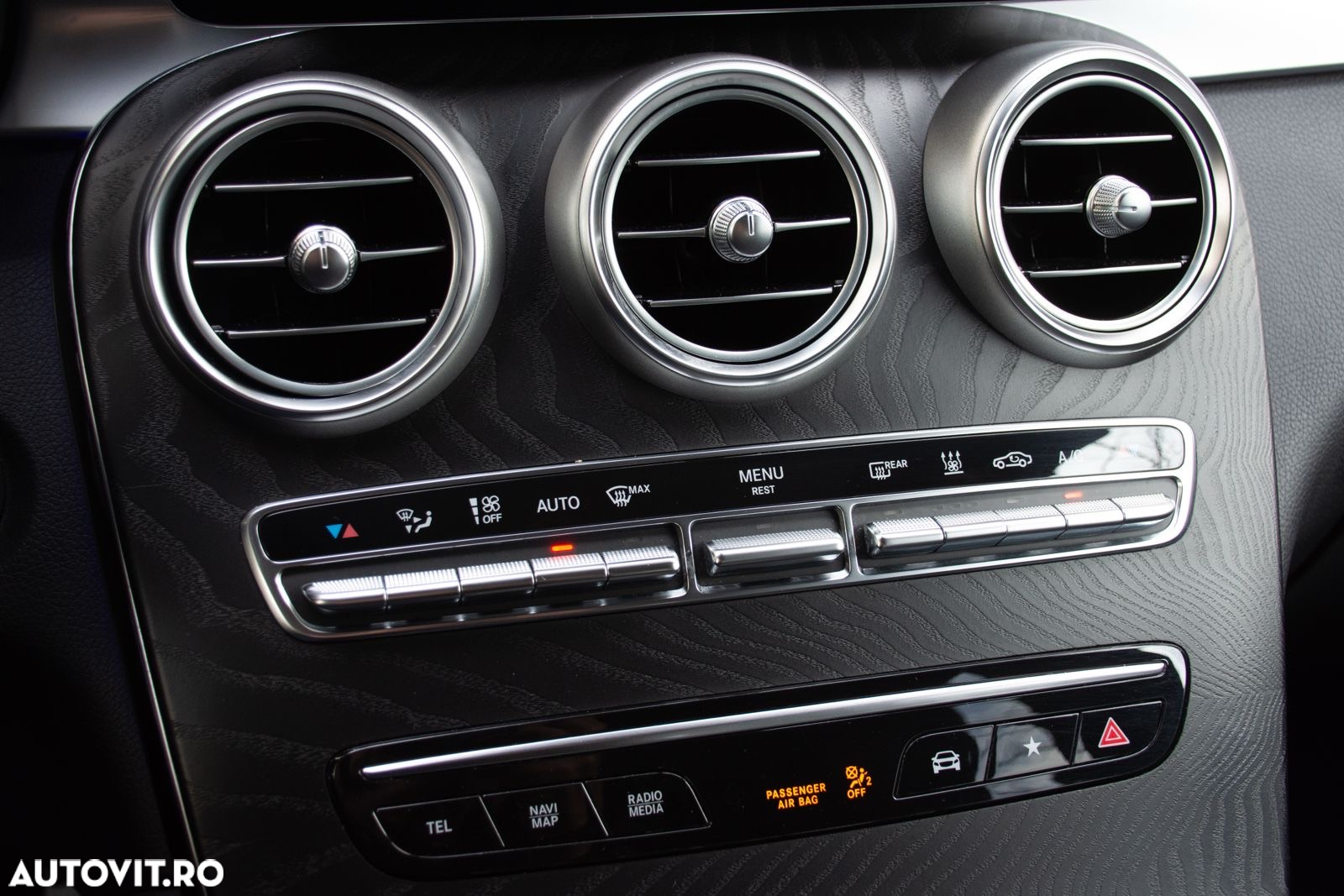 Mercedes-Benz GLC 300 e 4Matic 9G-TRONIC AMG Line Advanced - 16
