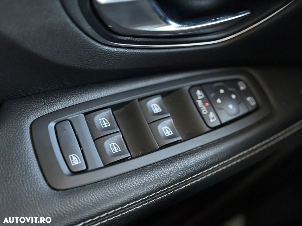 Renault Grand Scenic - 25