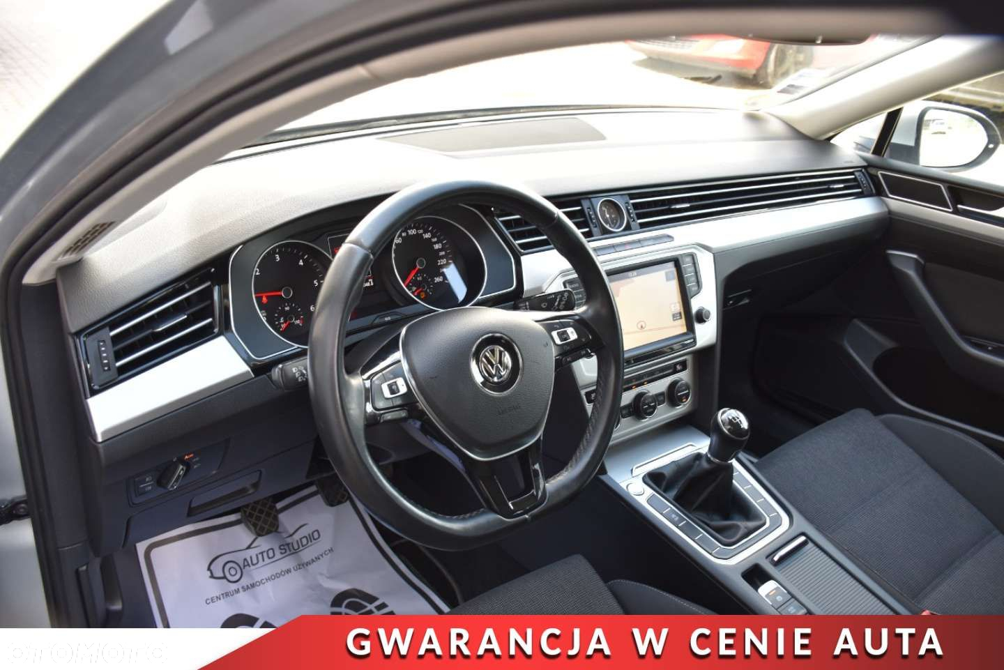 Volkswagen Passat 2.0 TDI SCR Comfortline - 12