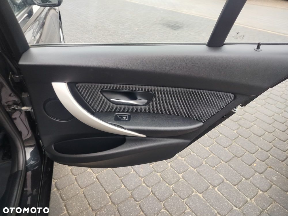 BMW Seria 3 - 28