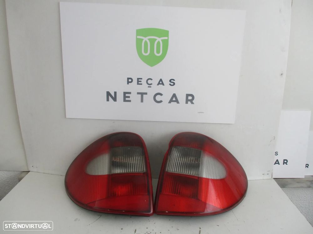 farol farolim Chrysler Voyager 2004 - 1