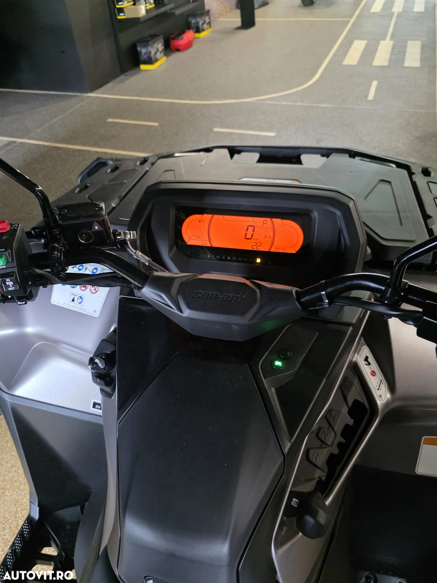 Can-Am Outlander Max - 10