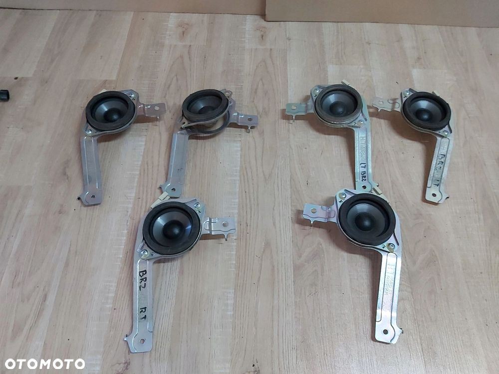 TOYOTA GT86 Subaru BRZ głośnik tył prawy mocowanie - 1