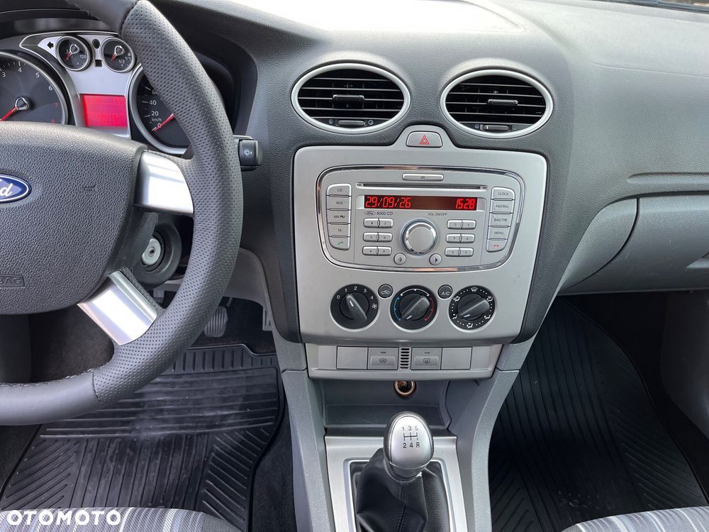 Ford Focus - 34
