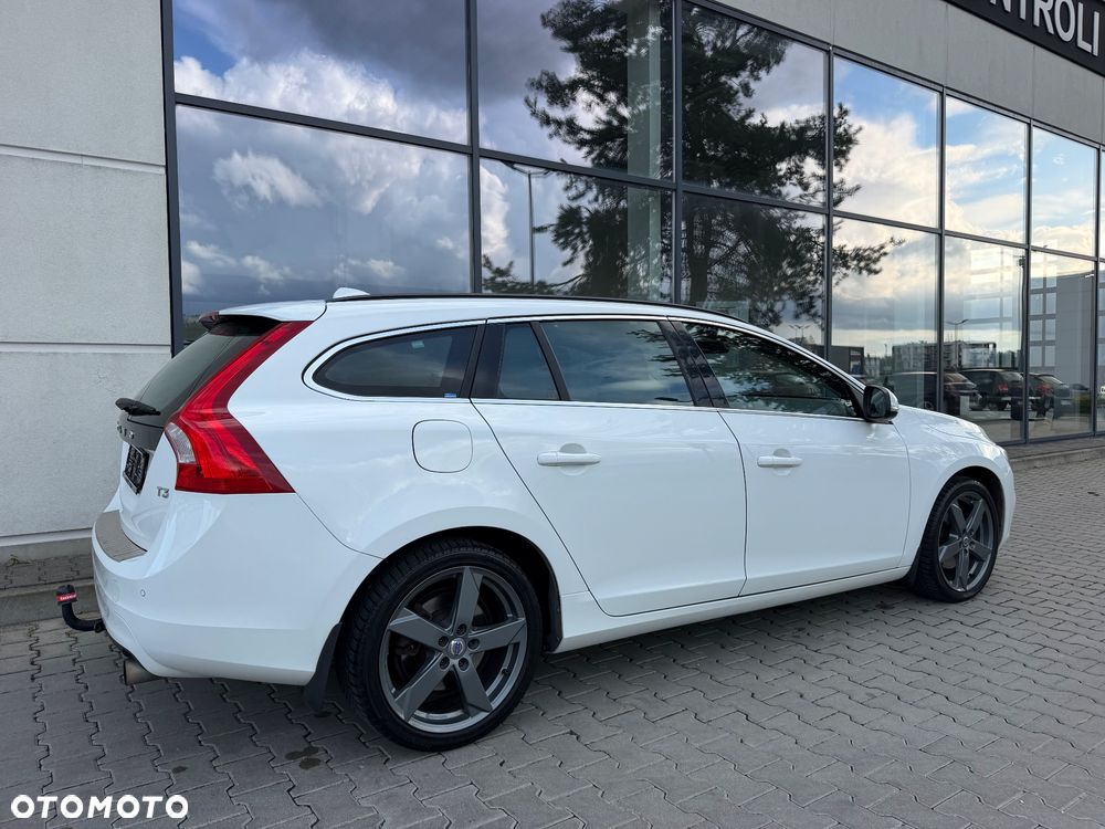 Volvo V60 T3 Geartronic Momentum - 11