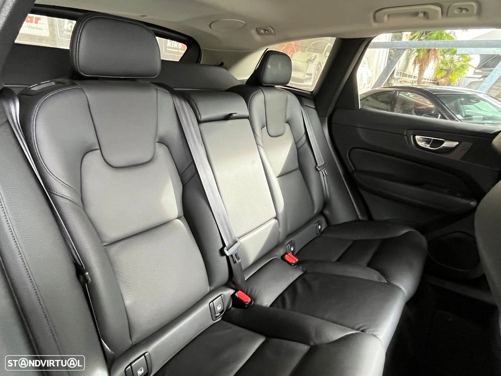 Volvo XC 60 2.0 B4 R-Design Geartronic - 48