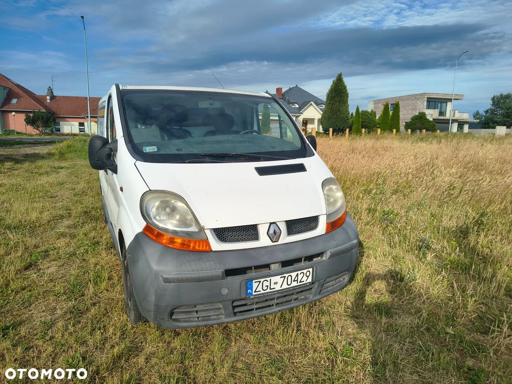 Renault TRAFIC - 1