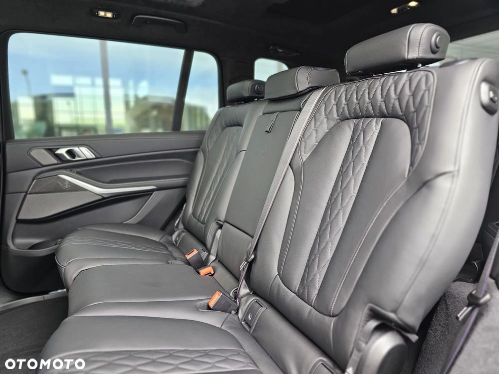 BMW X7 - 35