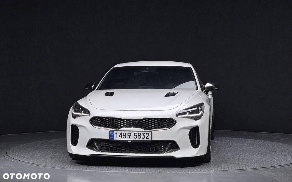 Kia Stinger - 2
