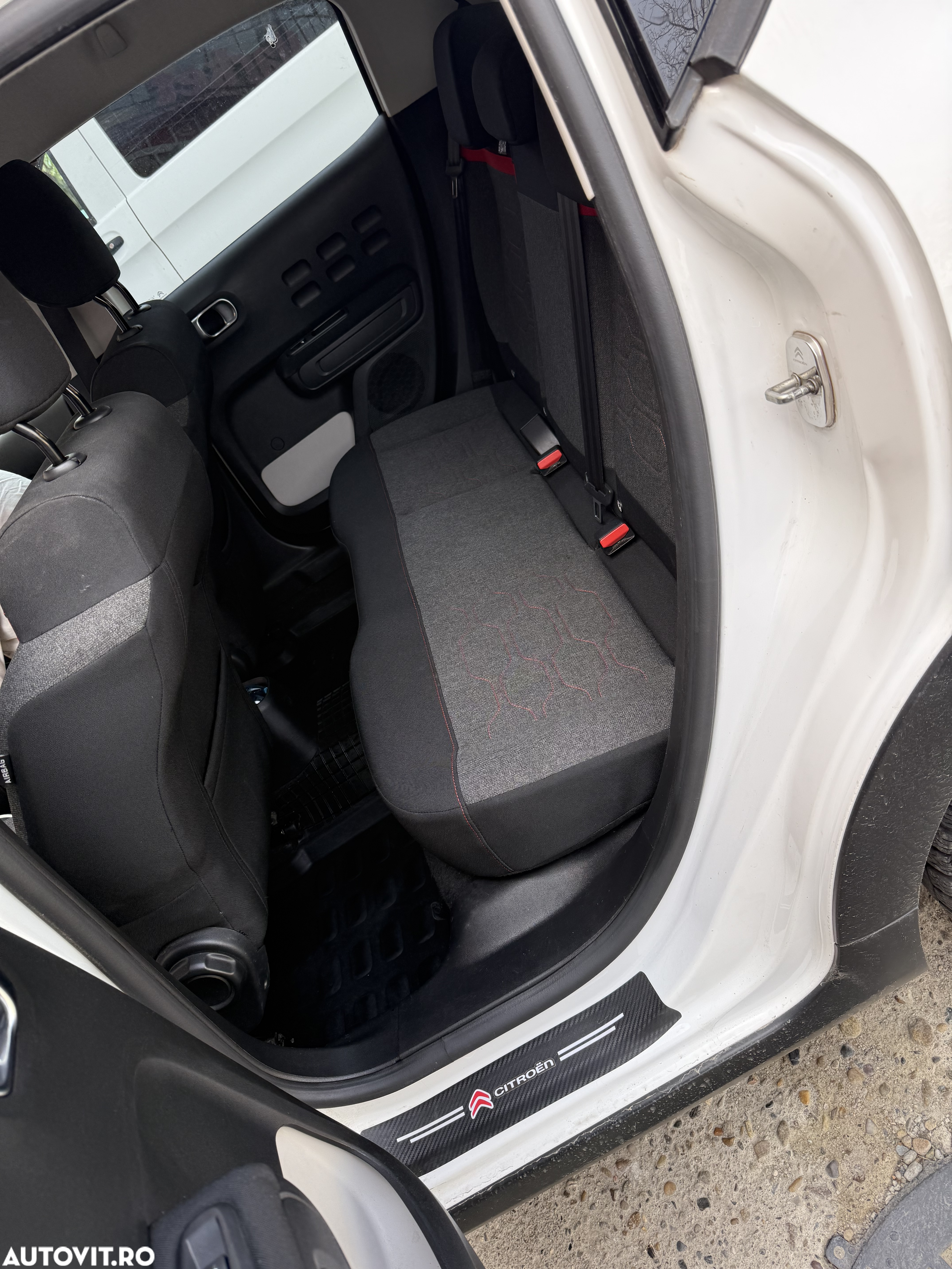Citroën C3 1.2 PureTech BVM Shine - 11