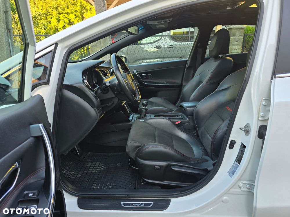Kia Ceed 1.6 T-GDI GT-Challenge - 24