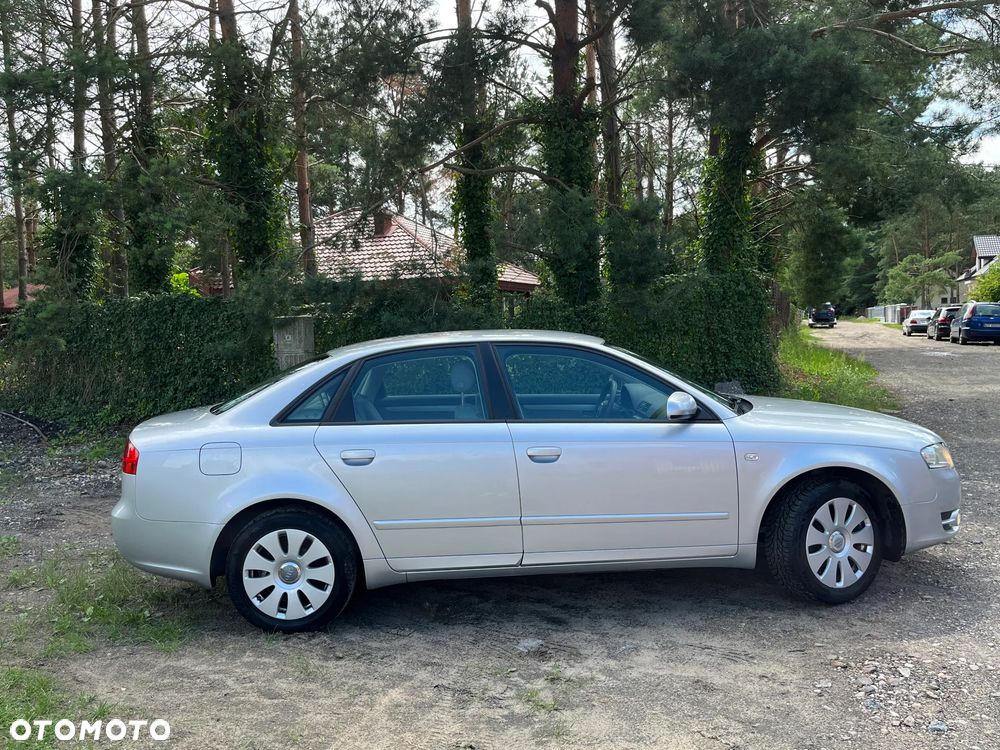 Audi A4 Limousine - 8