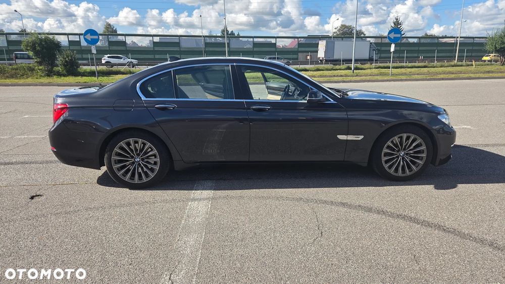 BMW Seria 7 - 12