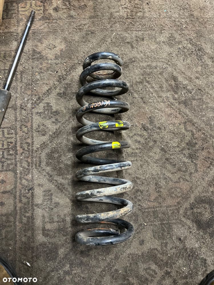 Sprężyna przednia lewa ssangyong kyron 2.0xdi