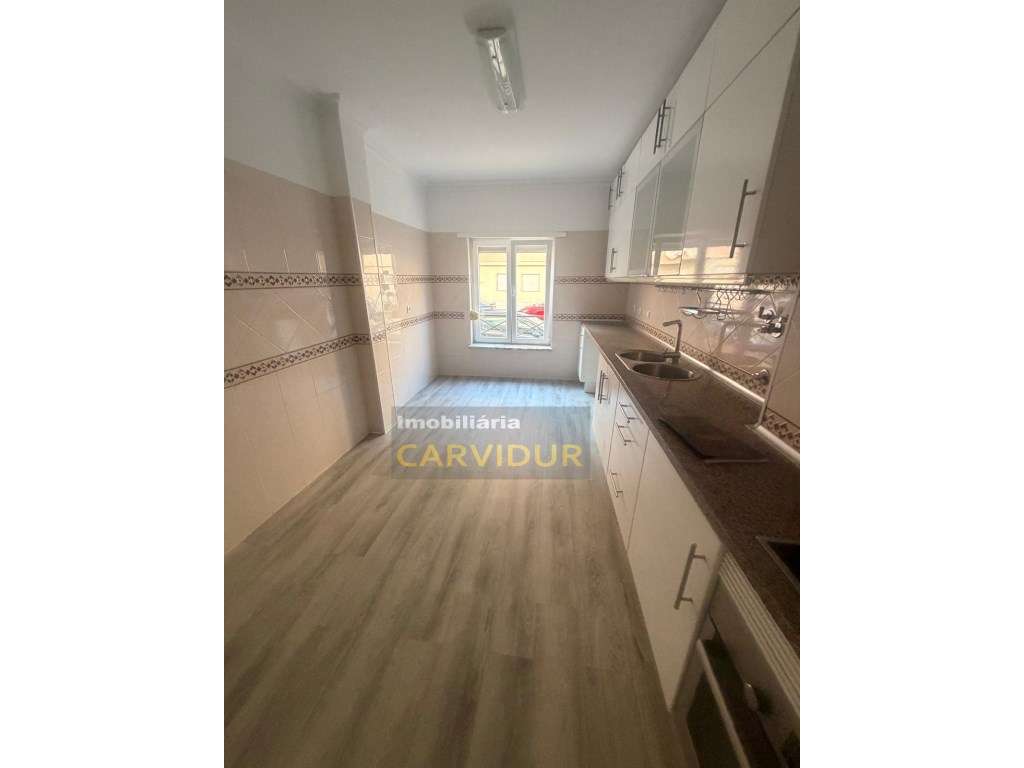 Apartamento T3 na Quinta do Conde | 110 m² | Excelente oportunidade - Grande imagem: 4/21