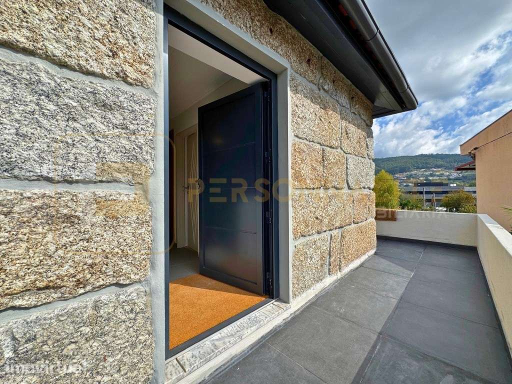 Acolhedor T2 com terraço - Grande imagem: 2/17