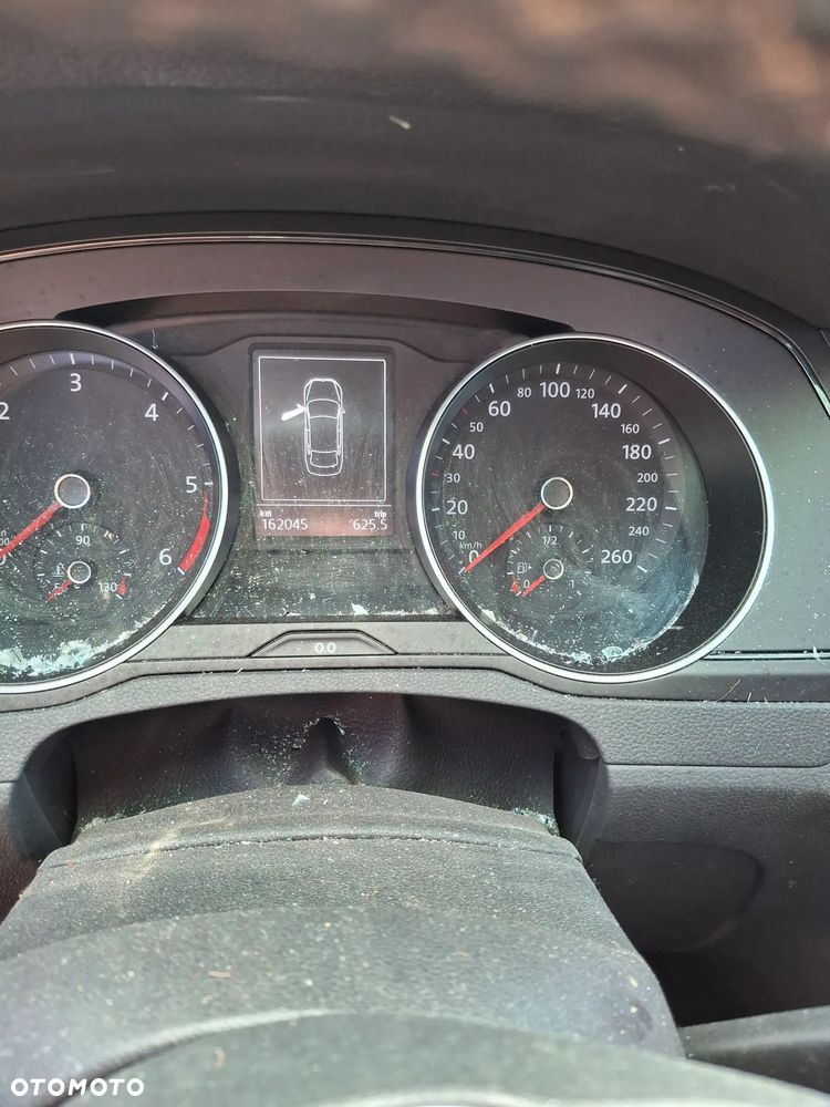 Volkswagen Passat 2.0 TDI BMT Trendline - 3
