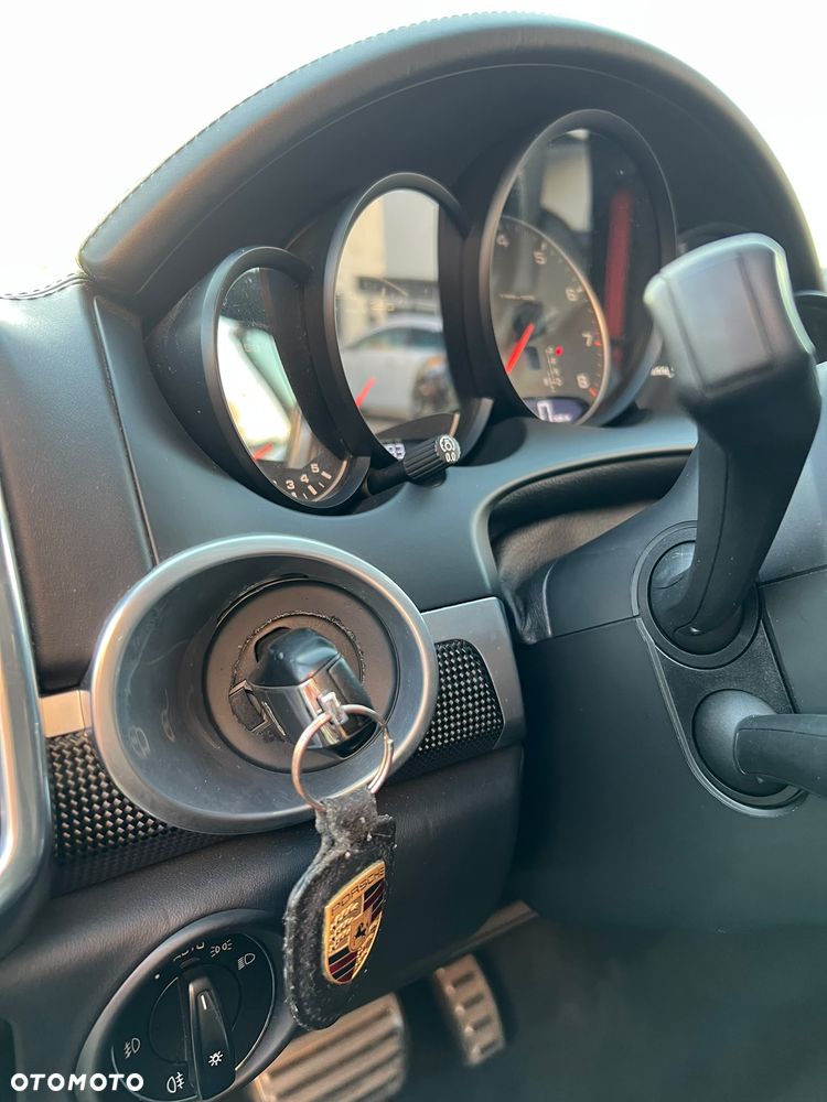 Porsche Cayenne - 17
