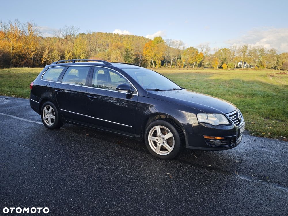 Volkswagen Passat - 1