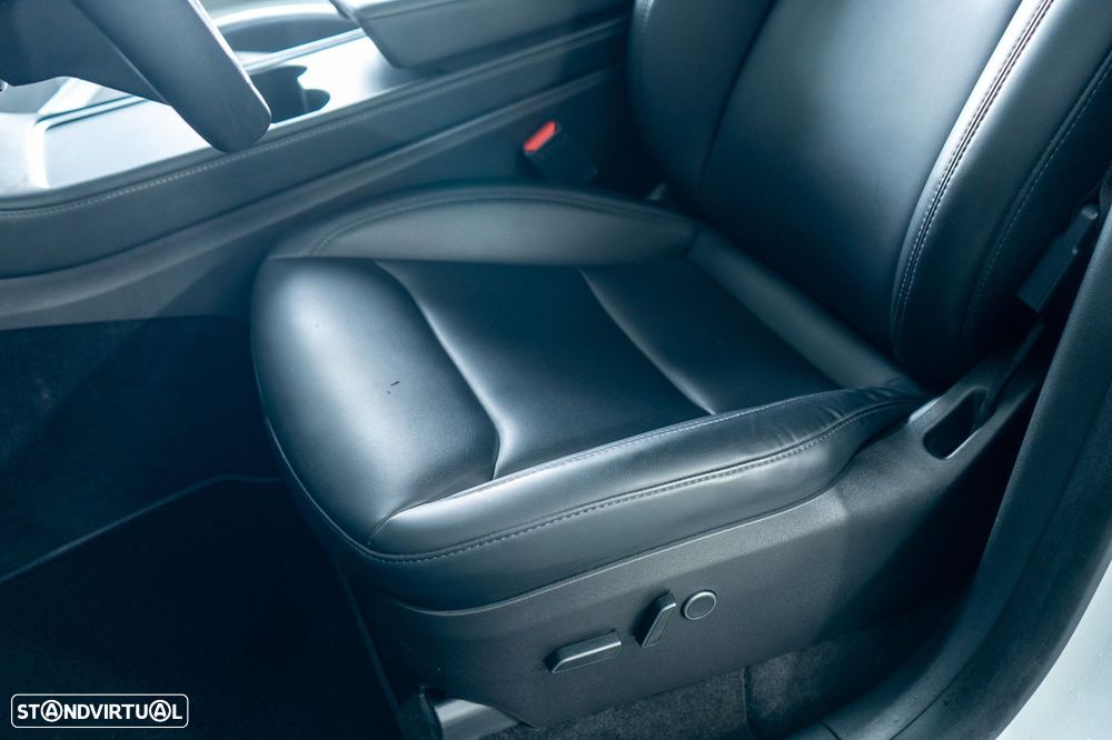 Tesla Model Y Long Range Dual Motor AWD - 6