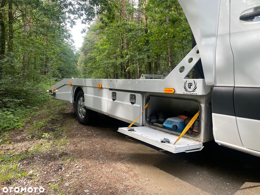 Mercedes-Benz Sprinter - 10