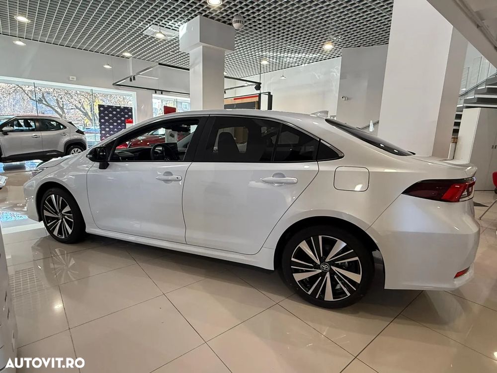 Toyota Corolla Sedan 1.8 HSD Dynamic - 18