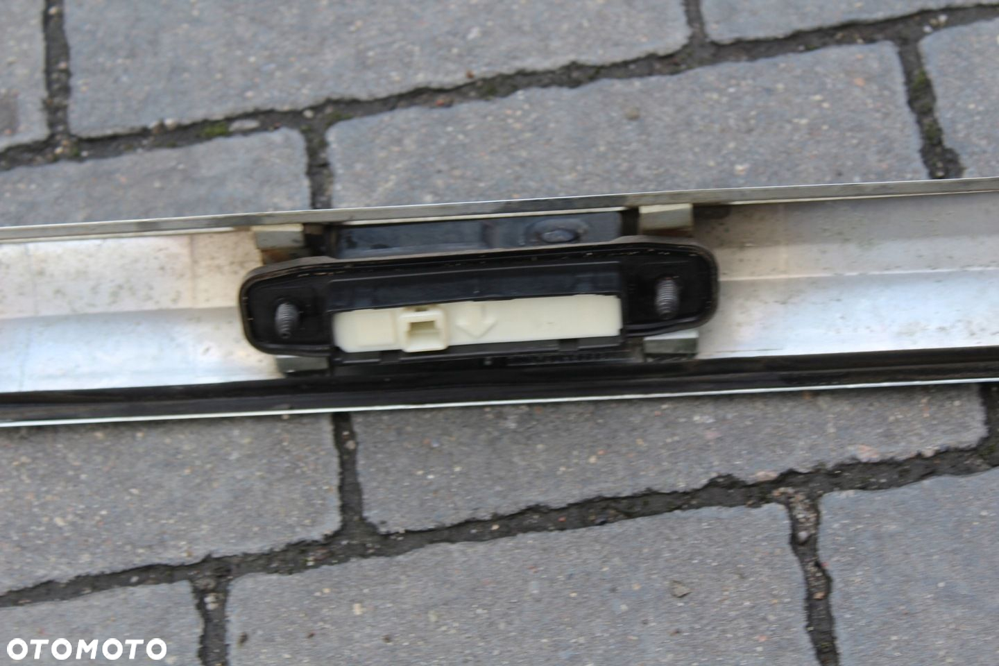 AVENSIS T27 SEDAN LIFT LISTWA BLENDA OŚWIETLENIA TABLICY REJ 76801-05130 - 10