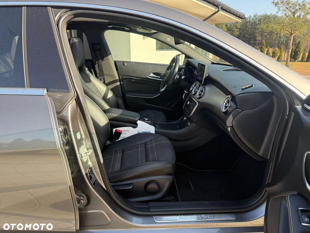 Mercedes-Benz CLA 220 d 7G-DCT SCORE - 21