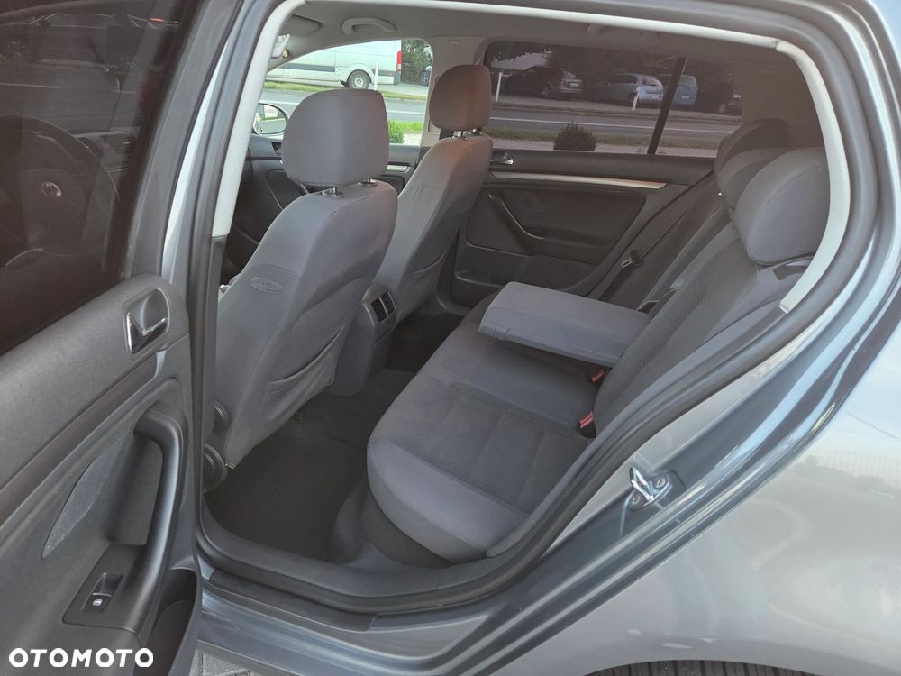 Volkswagen Golf - 16
