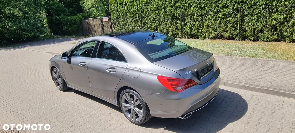 Mercedes-Benz CLA 250 4Matic 7G-DCT UrbanStyle Edition - 6