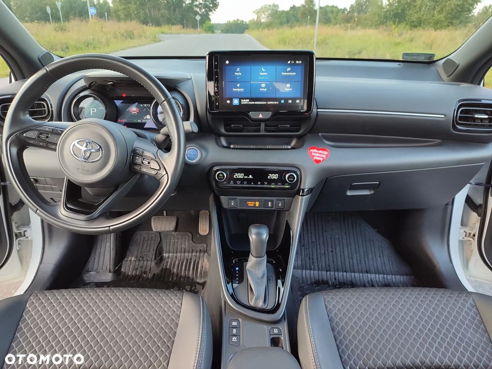 Toyota Yaris Hybrid 1.5 Selection Style - 8