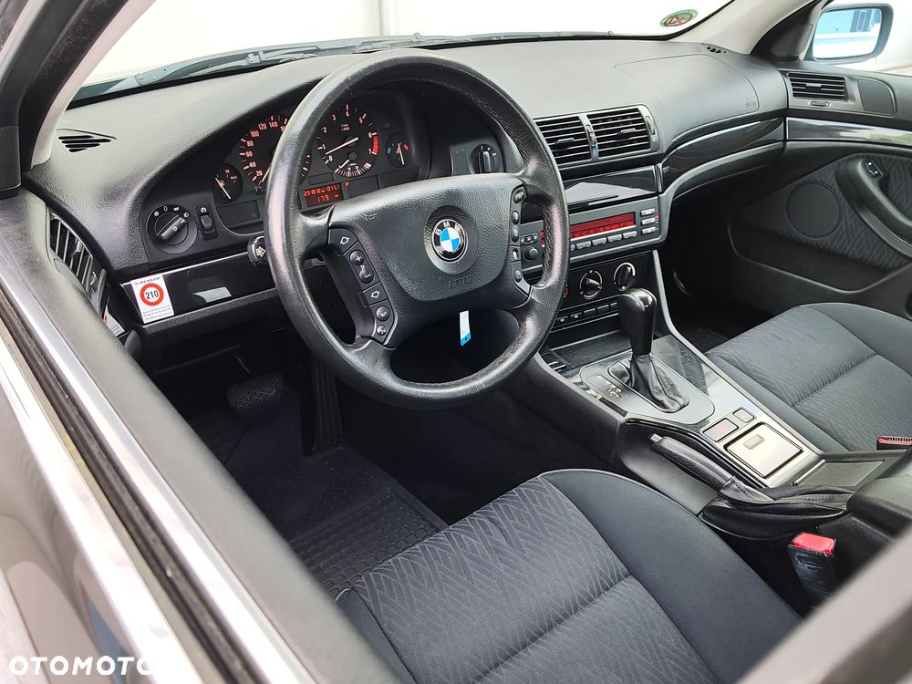 BMW Seria 5 - 36