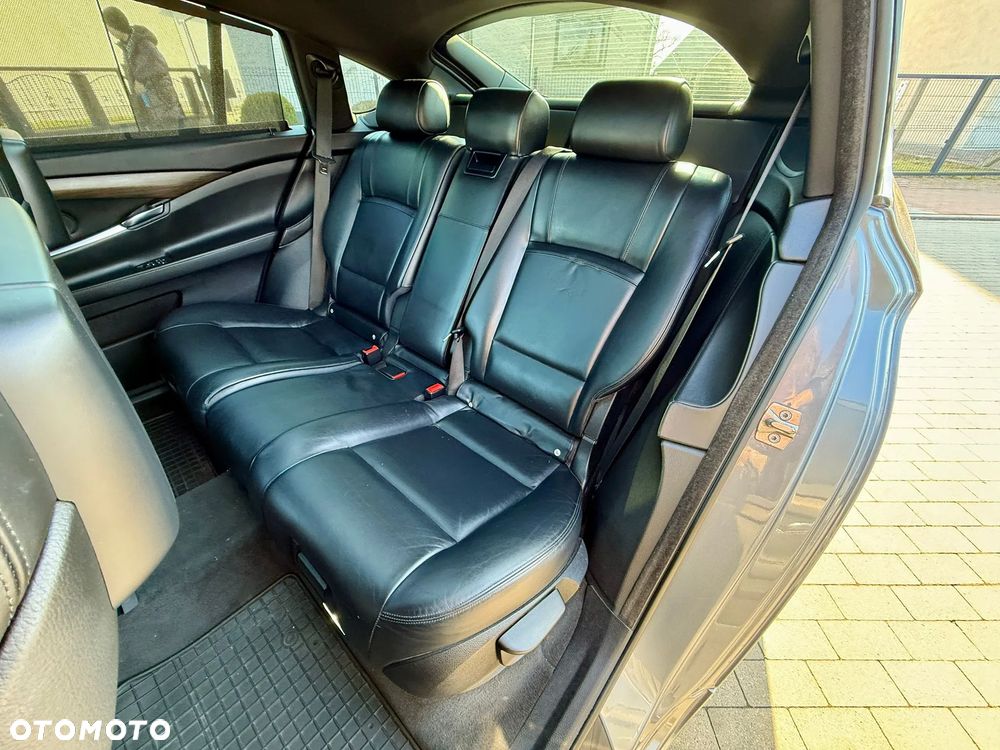 BMW 5GT 530d - 13
