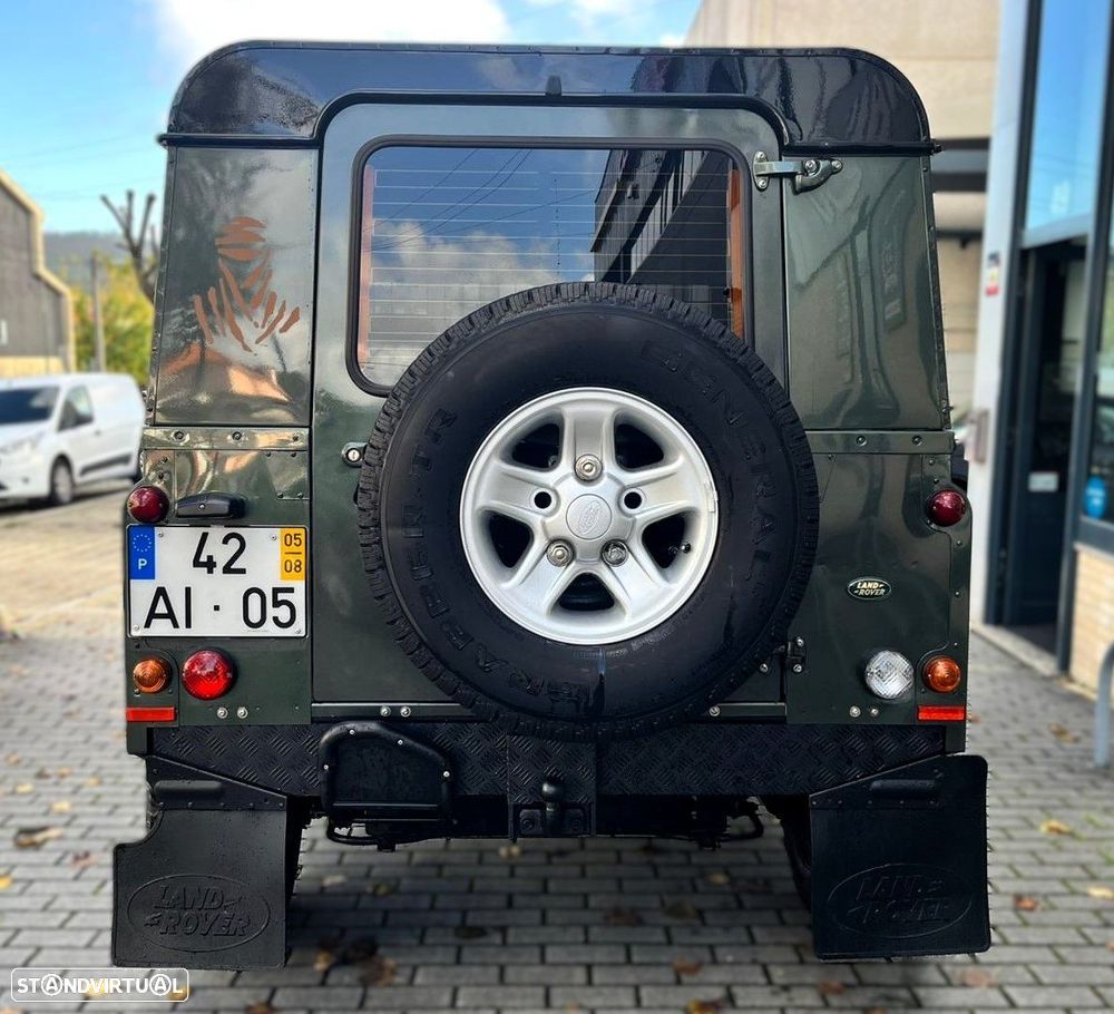 Land Rover Defender - 37