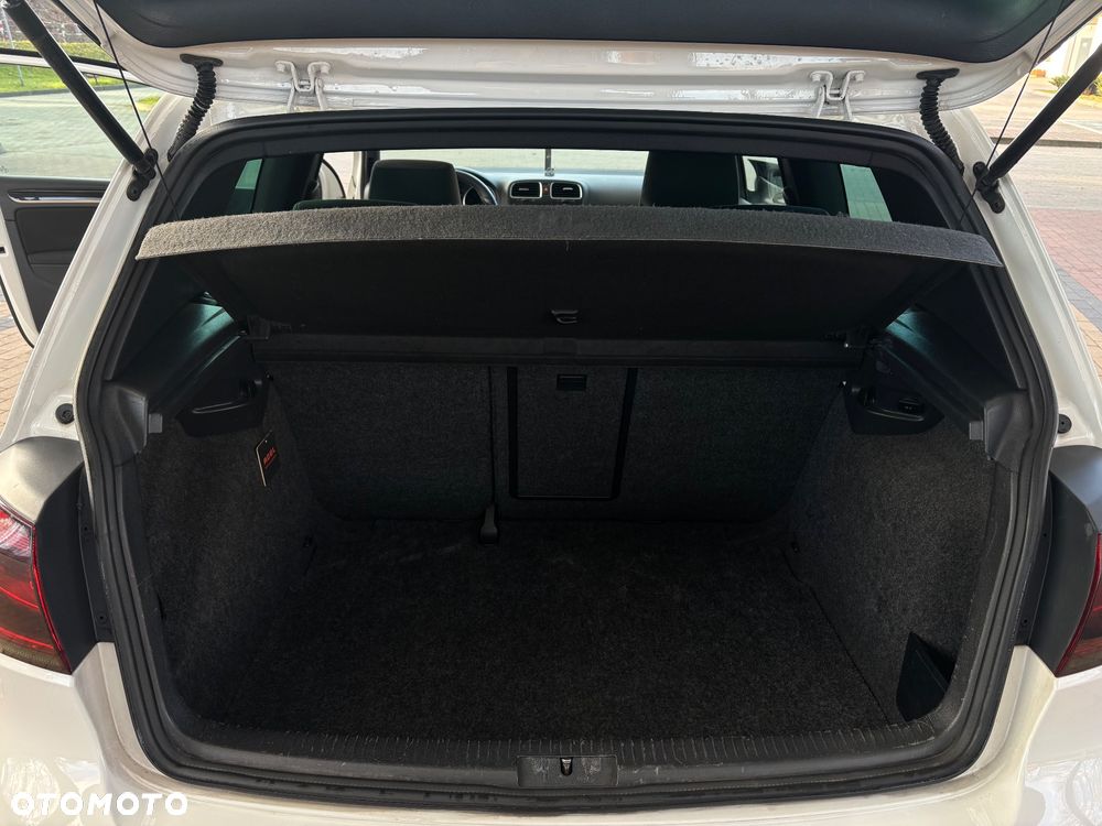 Volkswagen Golf - 18