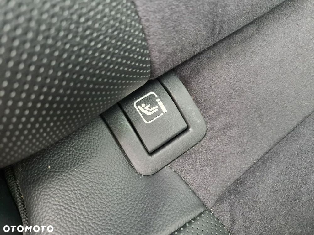 Kia Ceed 1.6 T-GDI GT DCT - 32