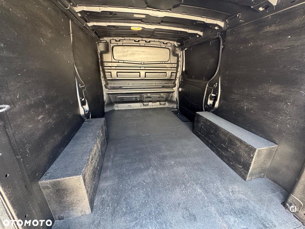 Renault Trafic - 16