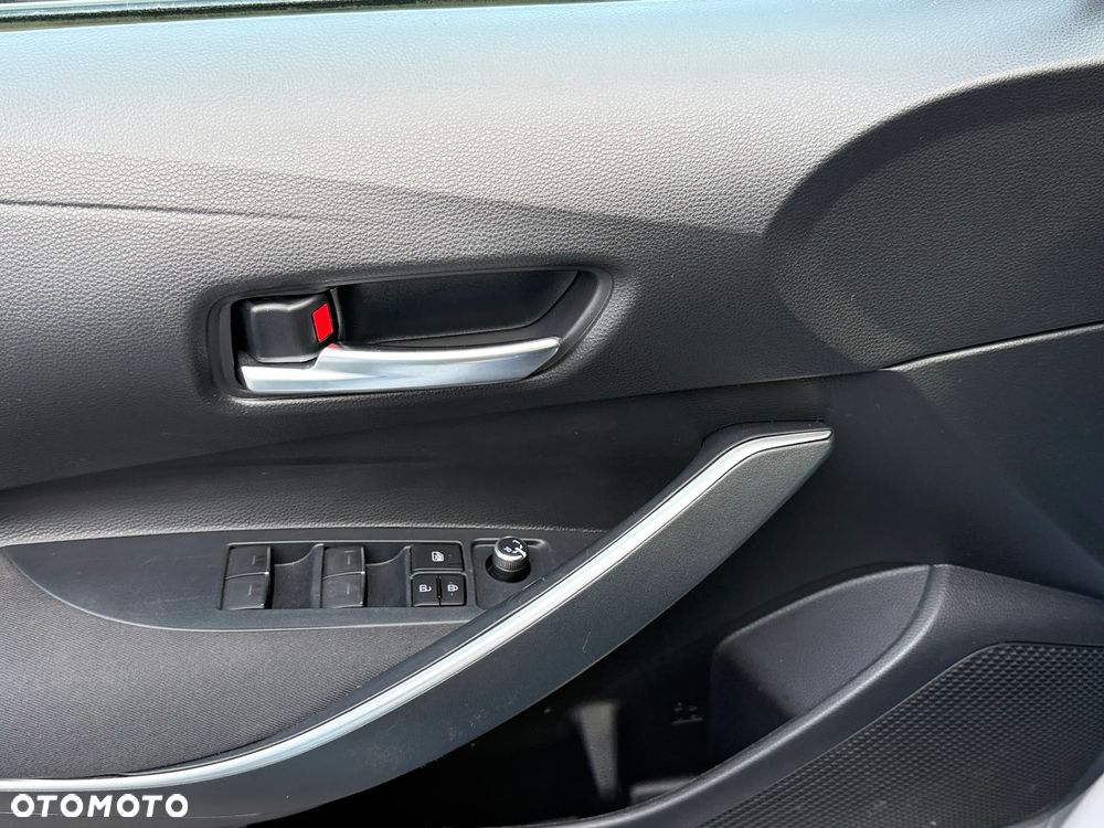 Toyota Corolla 1.8 Hybrid Comfort - 17