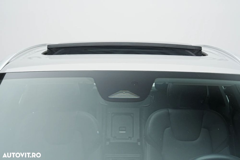 Volvo XC 60 Recharge T6 Twin Engine eAWD Inscription Expression - 25