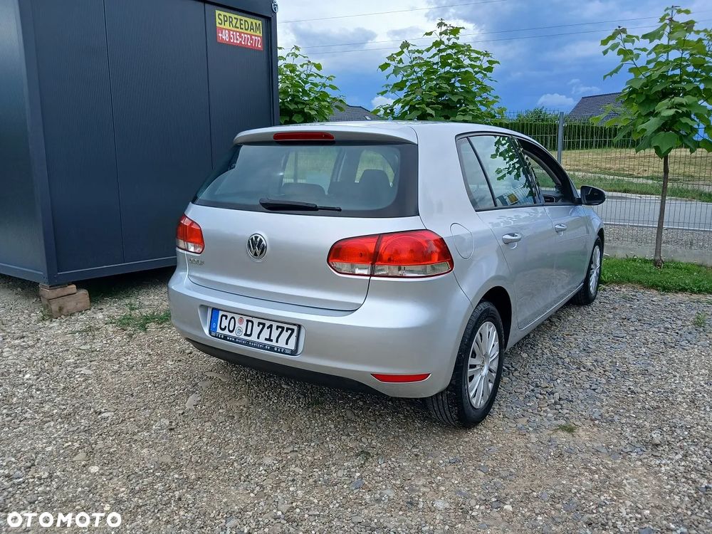 Volkswagen Golf - 6