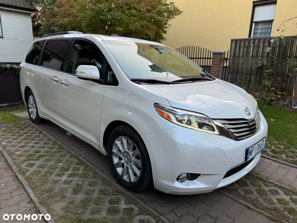 Toyota Sienna - 2