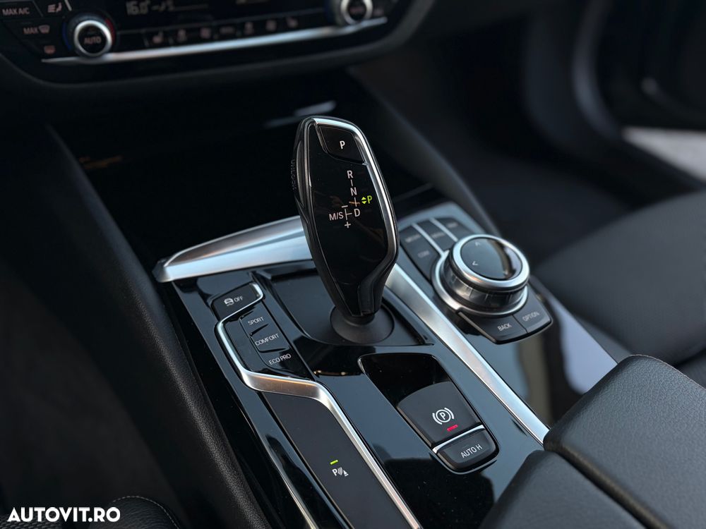 BMW Seria 5 520i AT - 18