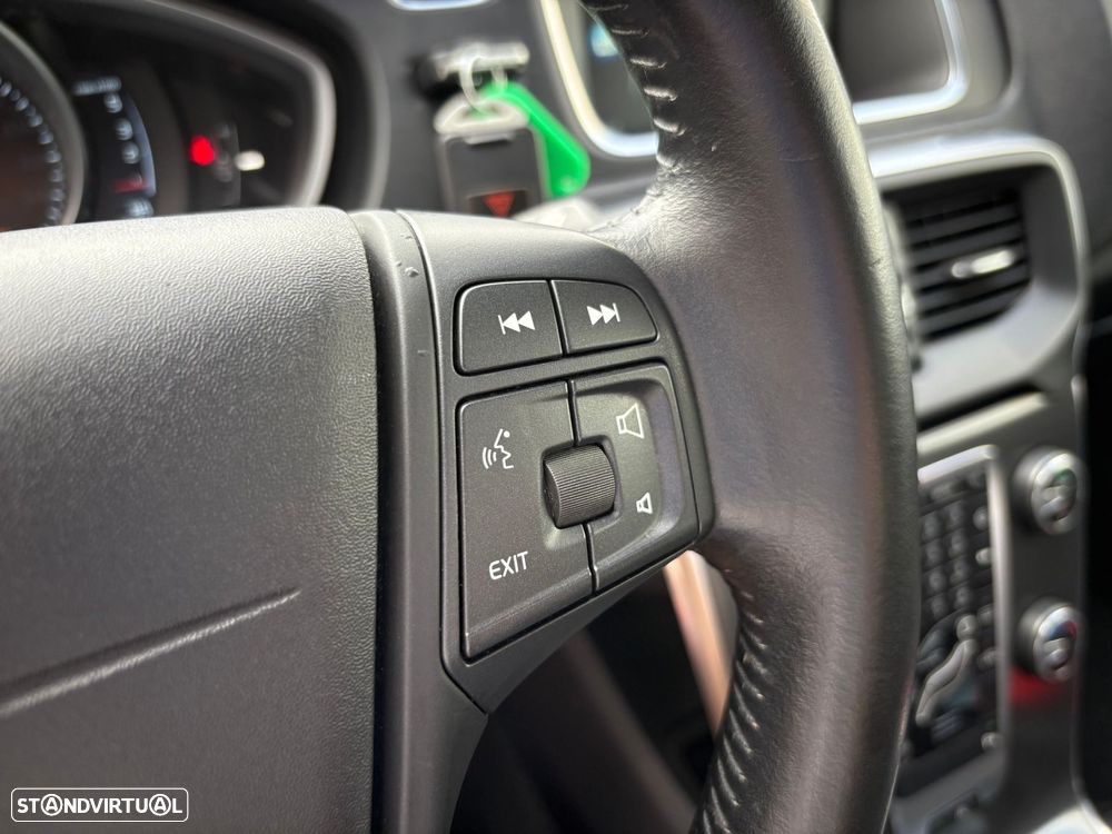 Volvo V40 2.0 D2 Momentum Eco - 13