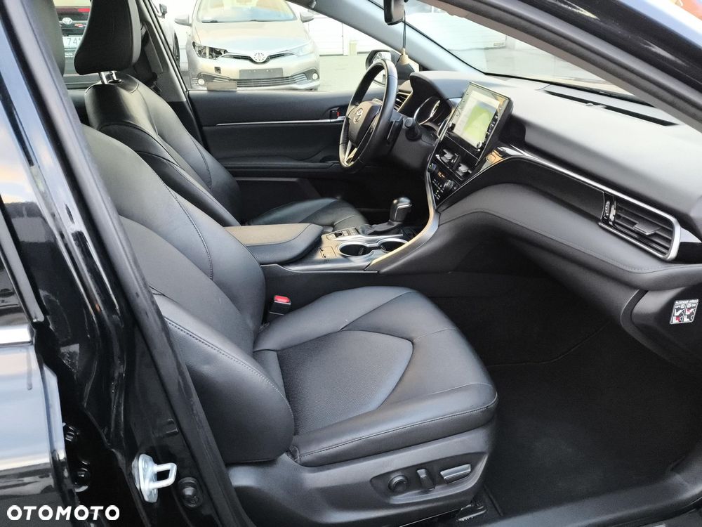 Toyota Camry 2.5 Hybrid Executive CVT - 22