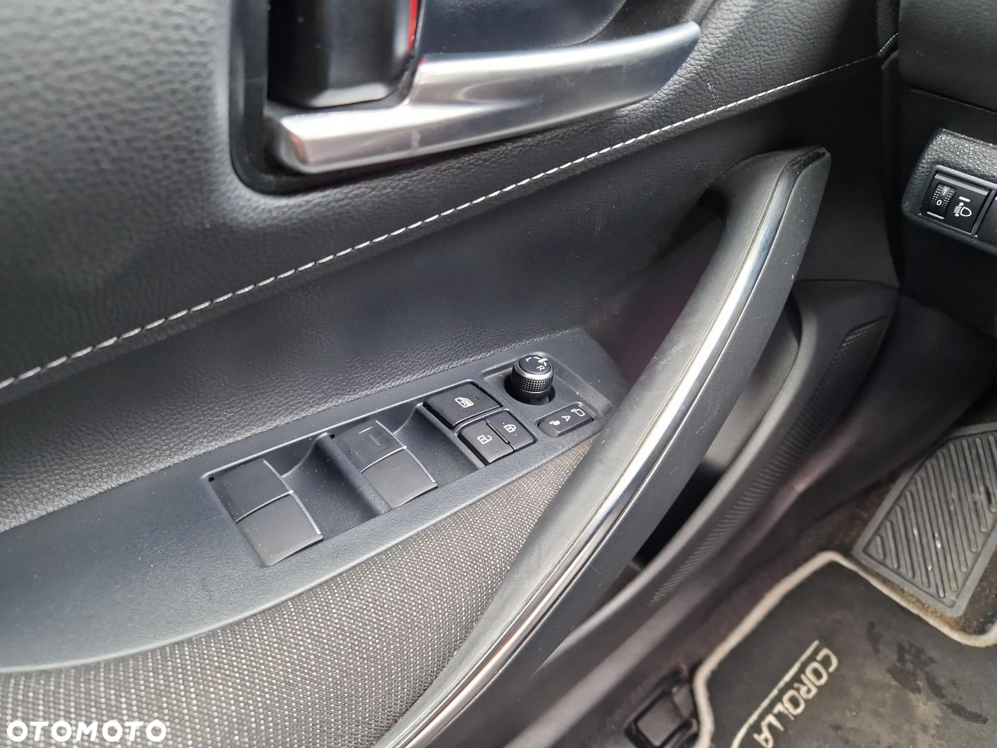 Toyota Corolla 1.8 Hybrid Comfort - 22