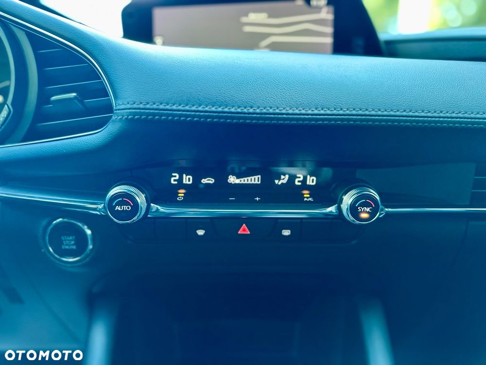 Mazda 3 e-SKYACTIV-G 2.0 M HYBRID 150 DRIVE SELECTION - 24