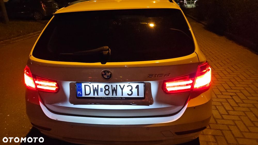 BMW Seria 3 318d Modern Line - 12