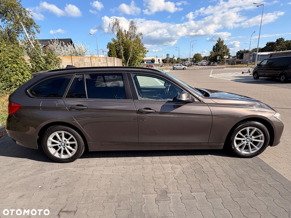 BMW Seria 3 318d - 4